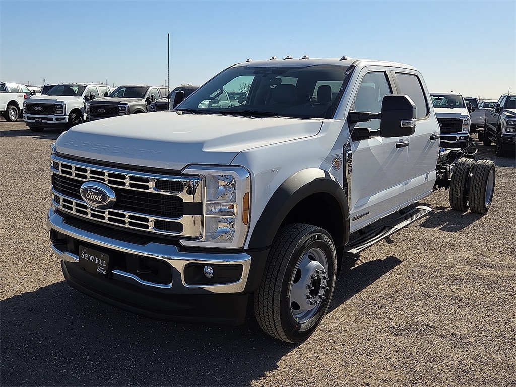 2026 Ford F-550 Super Duty Chassis Cab XL's photo