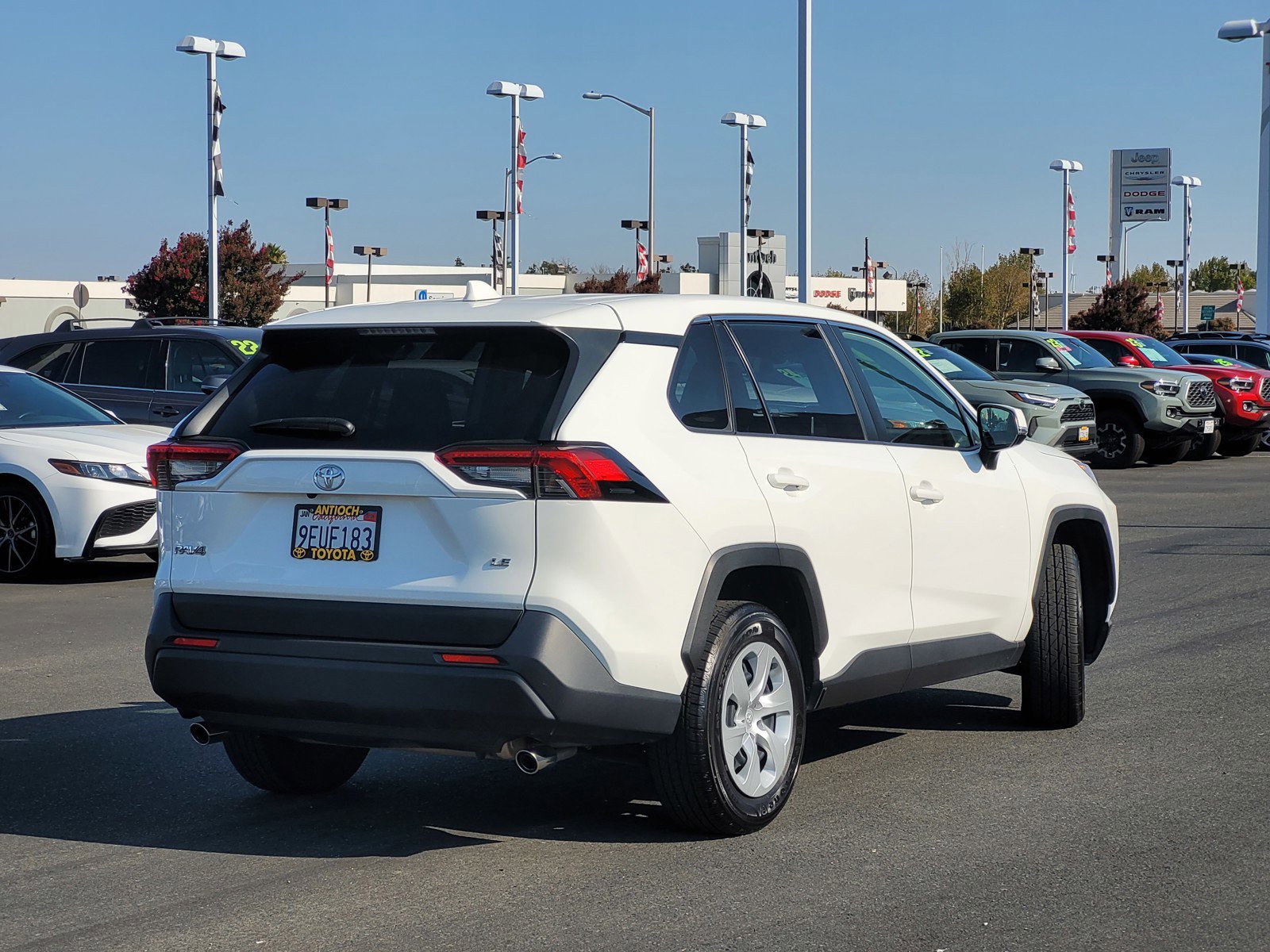 2023 Toyota RAV4 LE photo 2