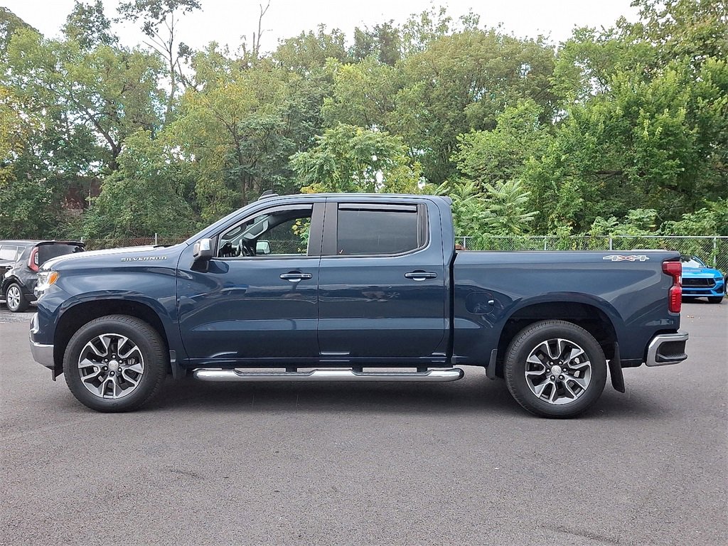 2022 Chevrolet Silverado 1500 LT photo 4
