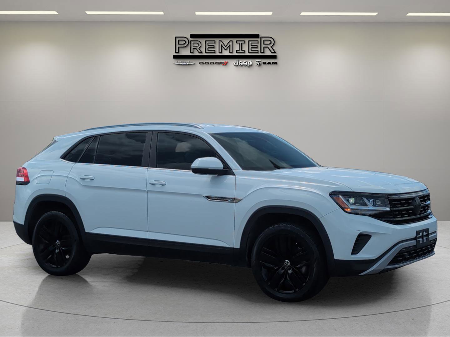 2021 Volkswagen Atlas Cross Sport photo 2