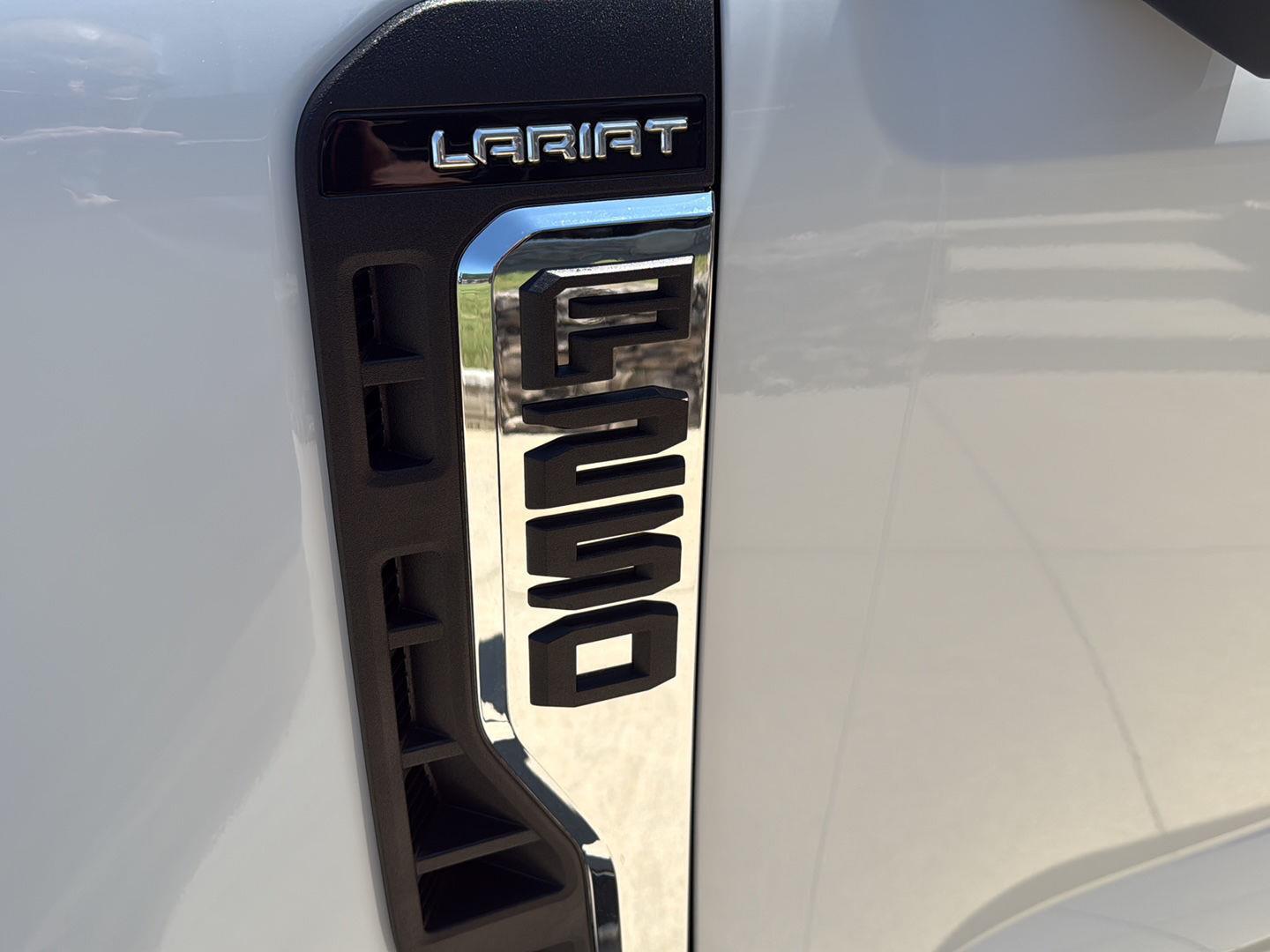 2026 Ford F-250 Lariat photo 5
