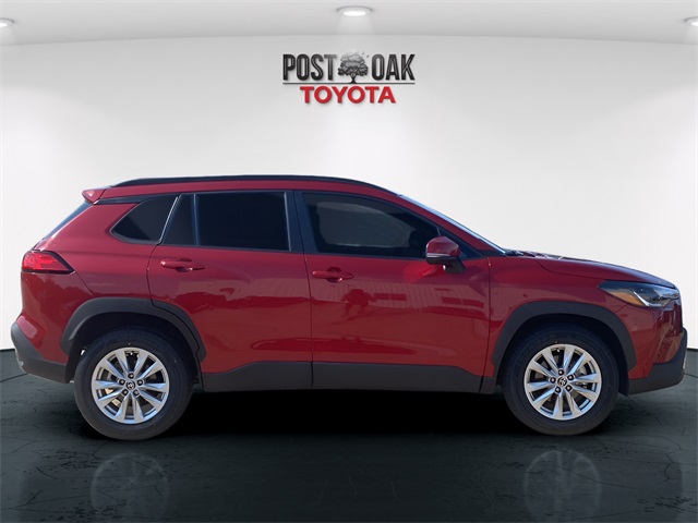 2023 Toyota Corolla Cross LE photo 7