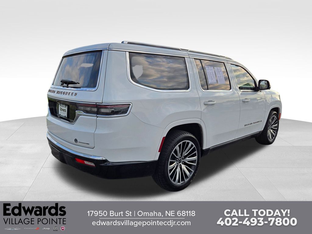 2023 Jeep Grand Wagoneer III photo 2
