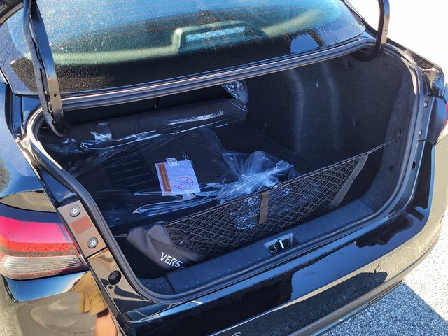 2025 Nissan Versa SV photo 4