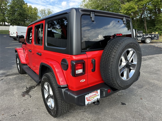 2022 Jeep Wrangler Unlimited Sahara photo 8