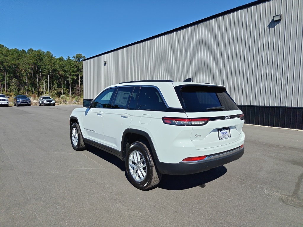 2025 Jeep Grand Cherokee Laredo X photo 4