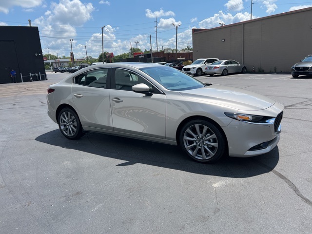2025 Mazda Mazda3 2.5 s Preferred photo 3