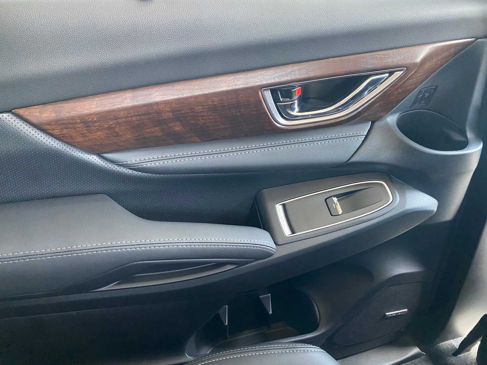 New 2025 CRYSTAL WHITE PEARL Subaru Touring image 34