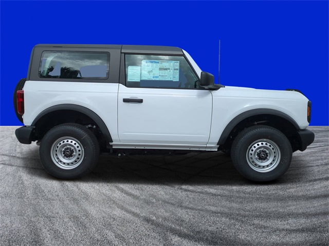 2025 Ford Bronco Base photo 2