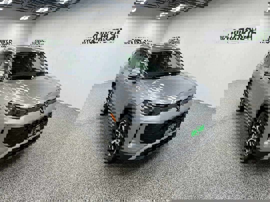 2025 Volkswagen Tiguan SE's photo