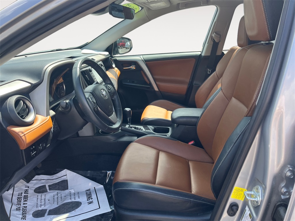 2017 Toyota RAV4 Limited photo 9