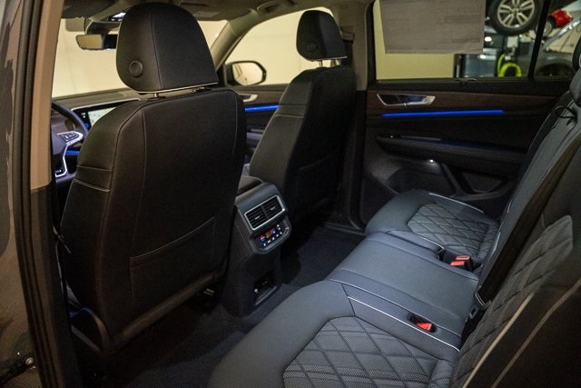 2025 Volkswagen Atlas SEL Premium R-Line photo 55