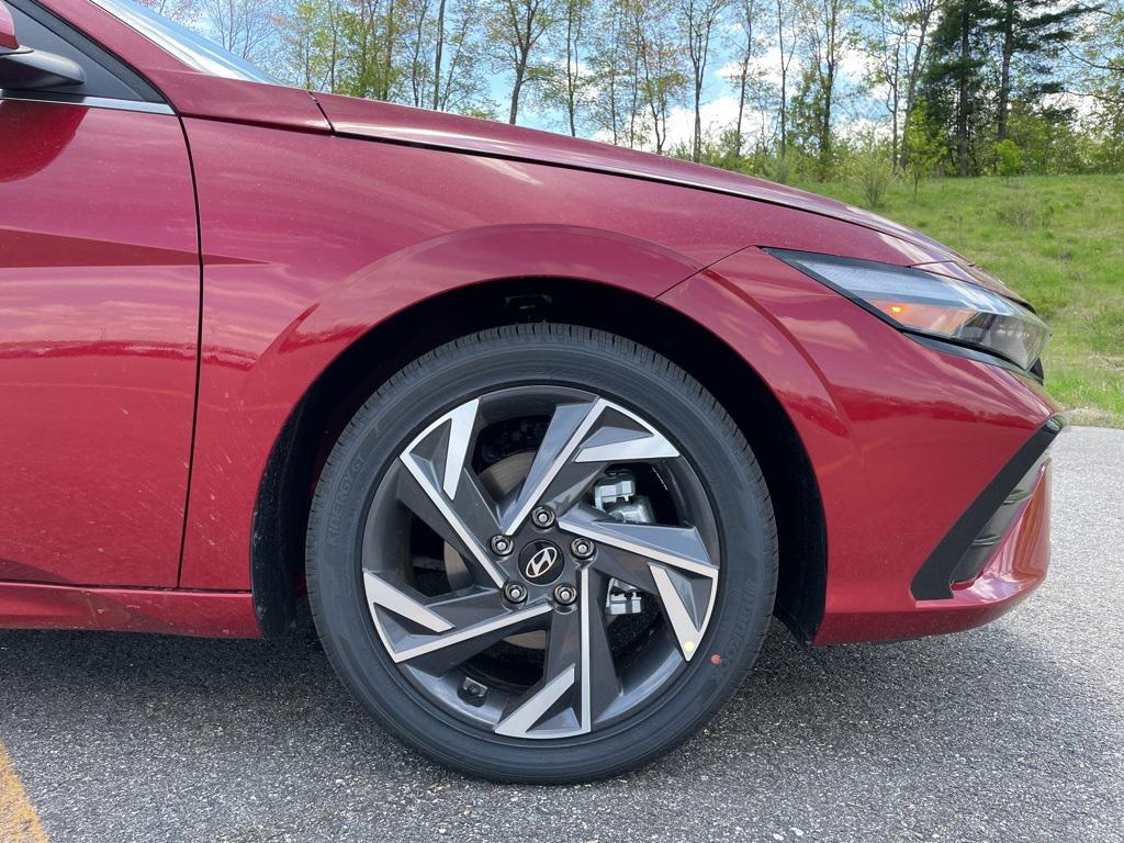 2025 Hyundai Elantra Hybrid Limited photo 4
