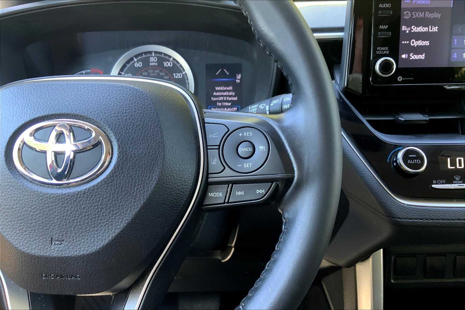 2022 Toyota Corolla Cross LE photo 21
