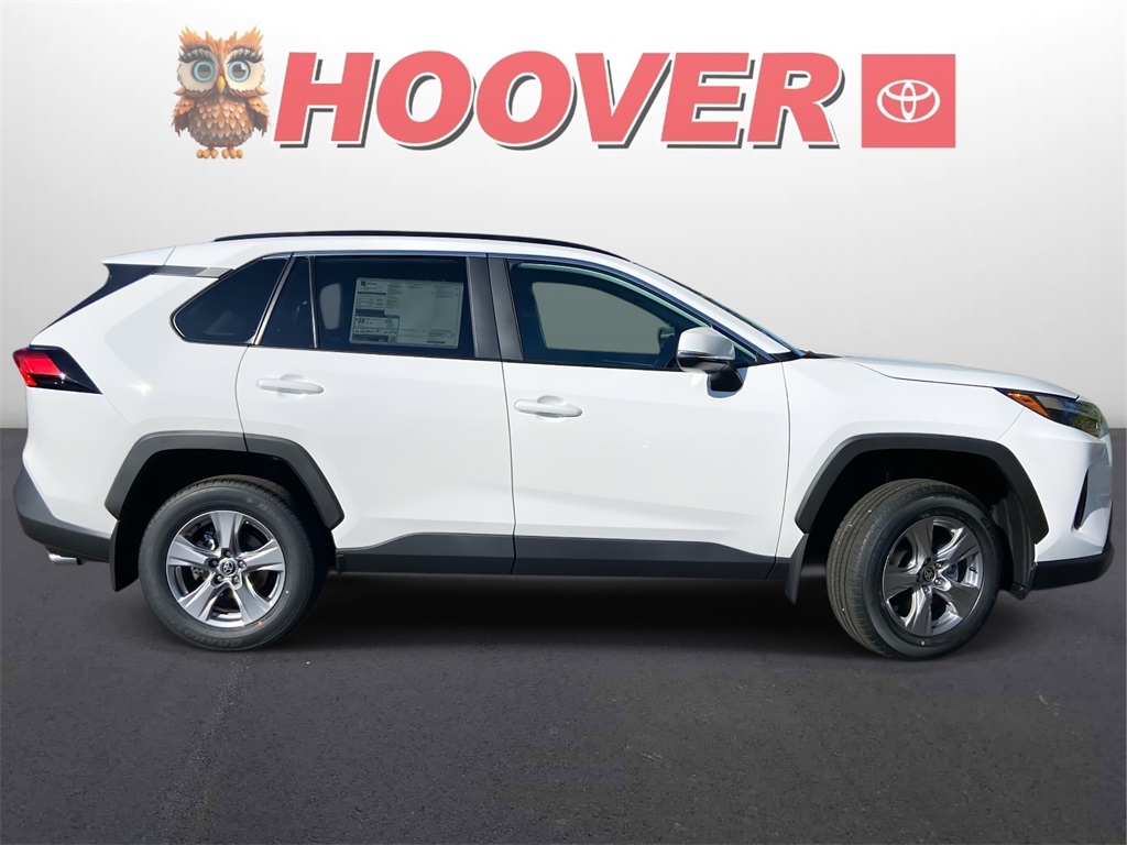 2025 Toyota RAV4 XLE photo 2