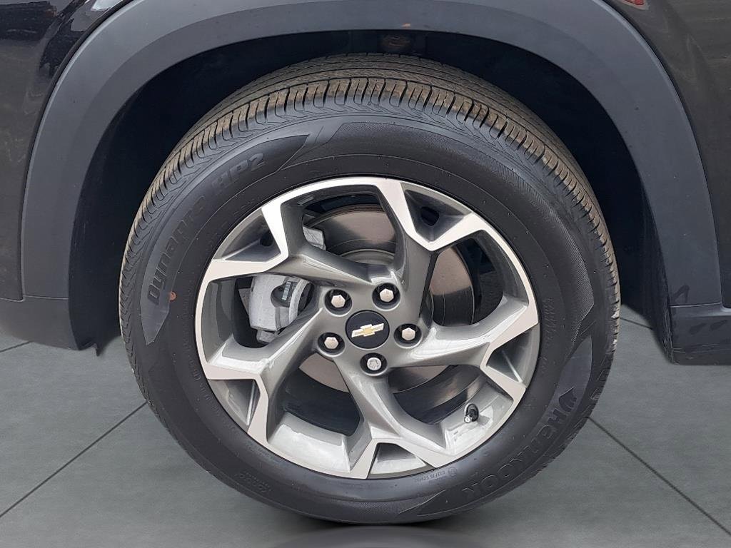 2024 Chevrolet Trax LT photo 6