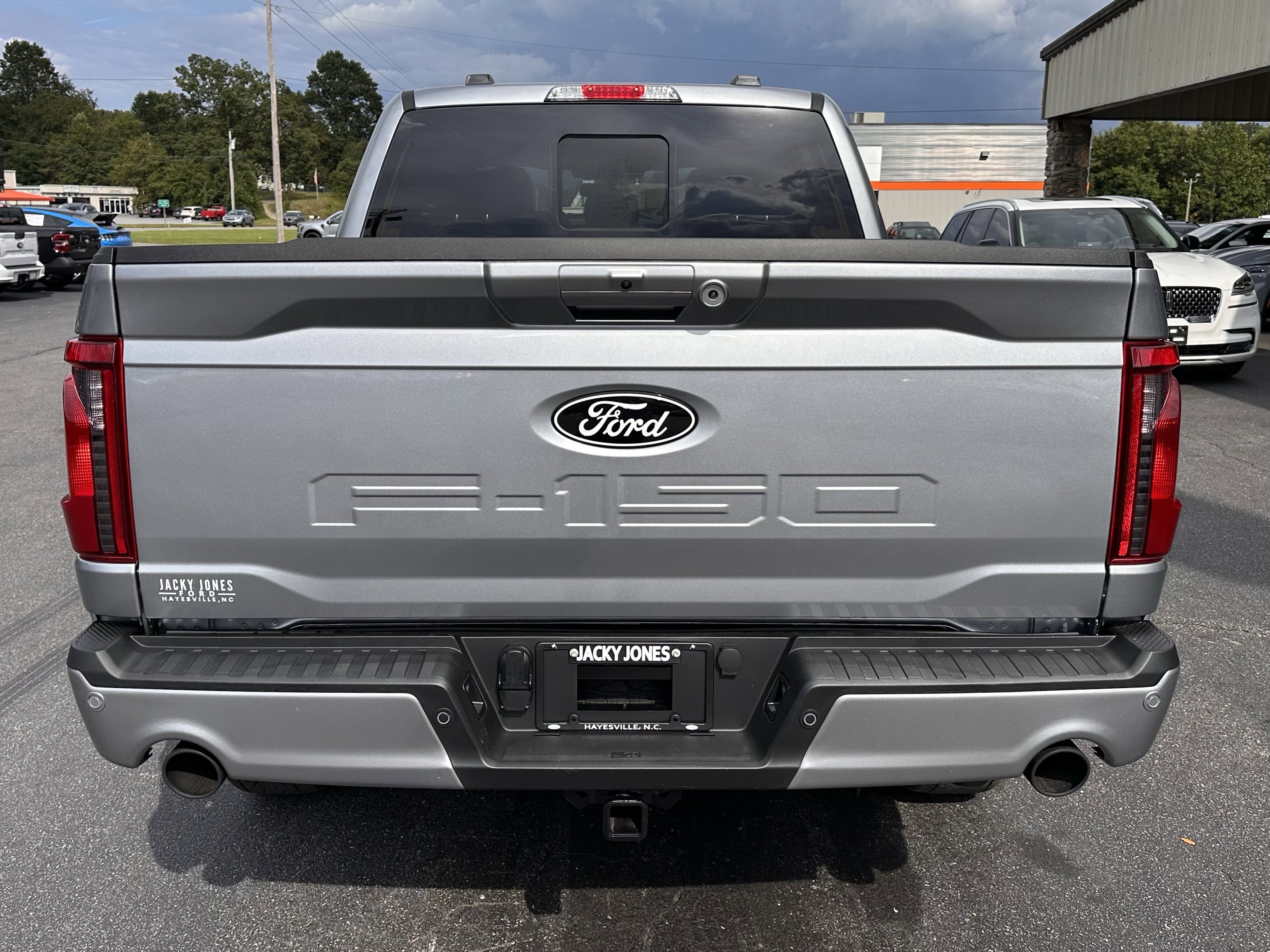 2025 Ford F-150 XLT photo 2