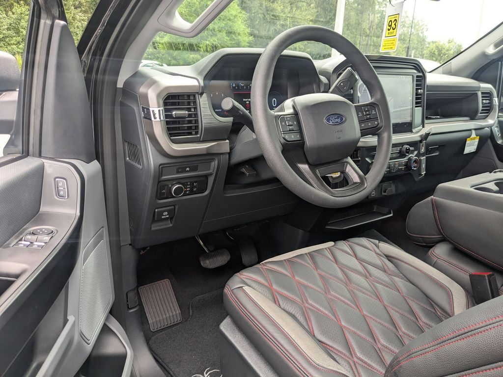 2025 Ford F-150 XL photo 13