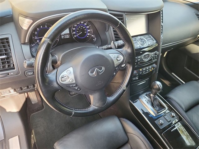 2015 Infiniti QX70 photo 10