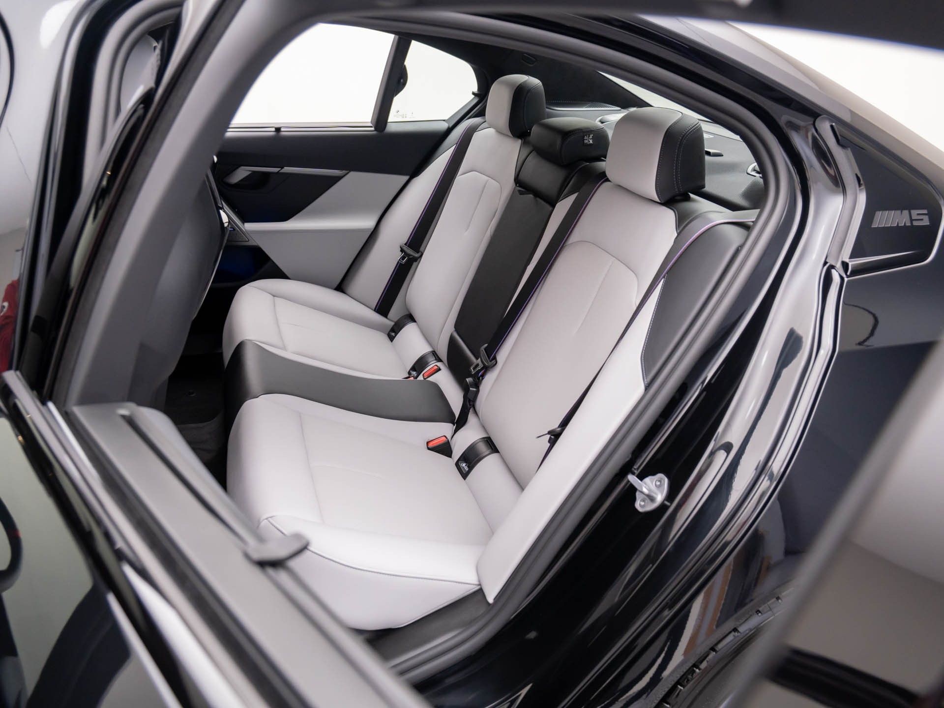 New 2026 Black Sapphire Metallic BMW Base image 20