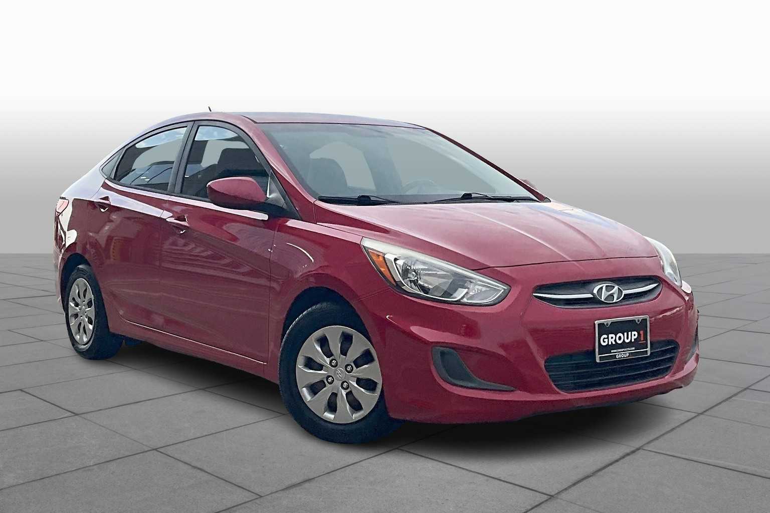 2016 Hyundai Accent SE photo 2