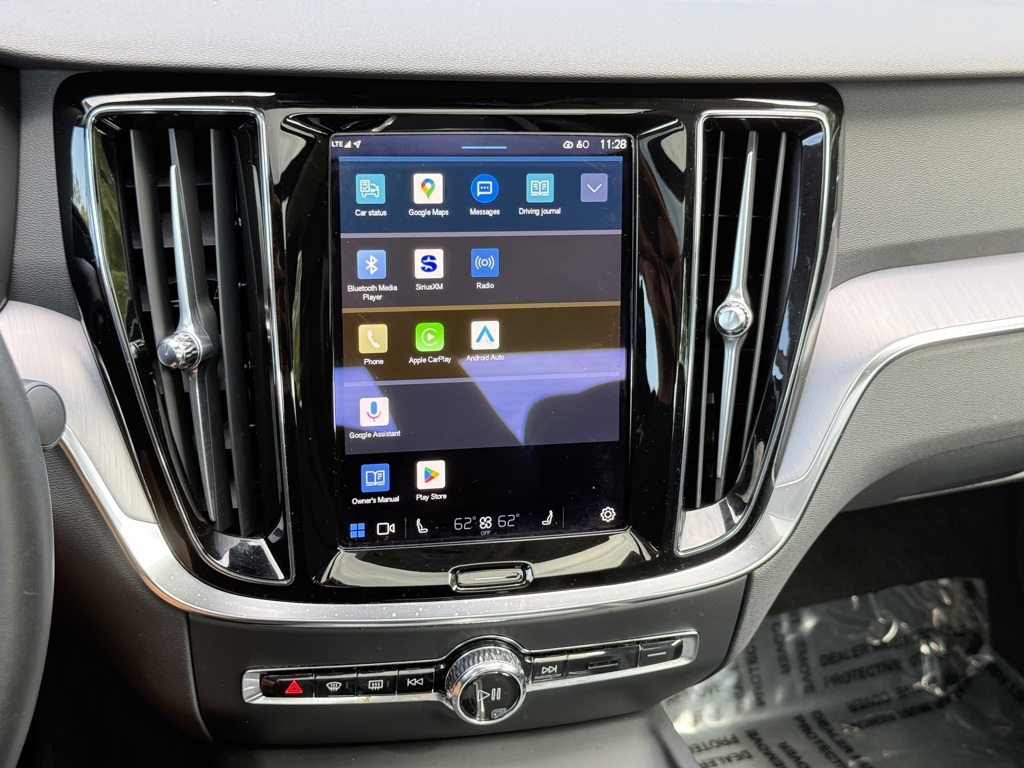 2024 Volvo S60 B5 Core photo 11