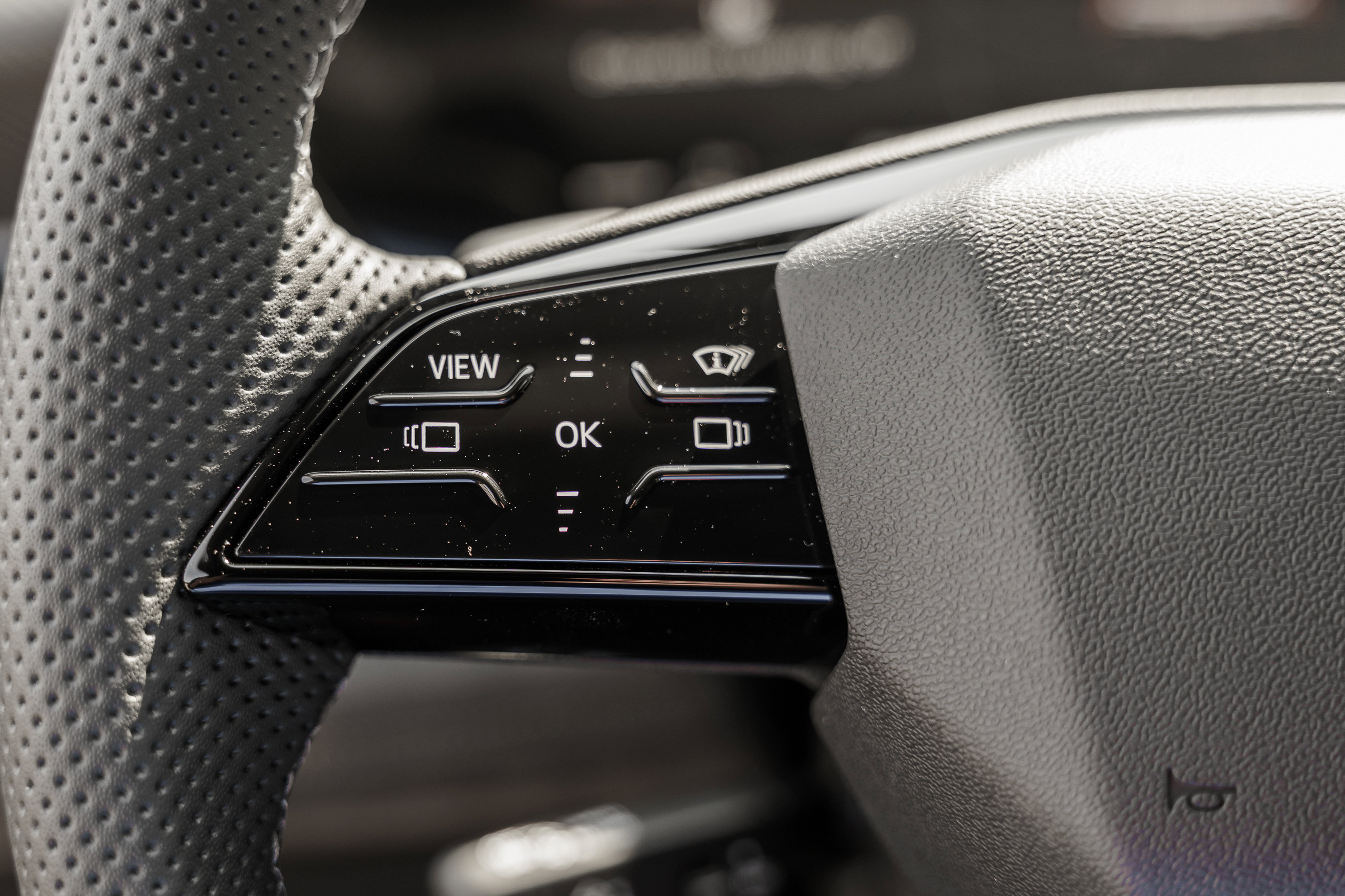 2025 Audi SQ6 photo 18