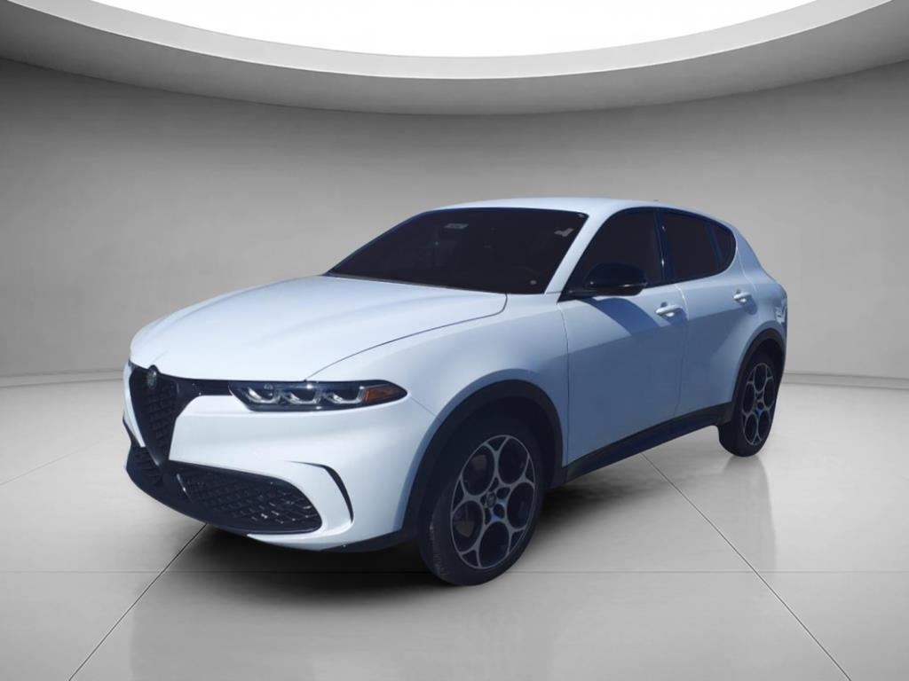 2025 Alfa Romeo Tonale Base