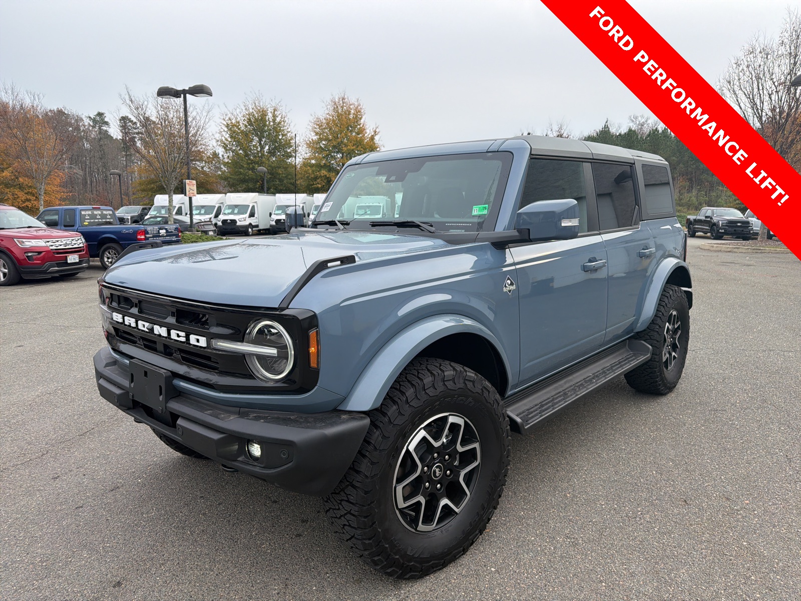2025 Ford Bronco 4-Door Outer Banks's photo
