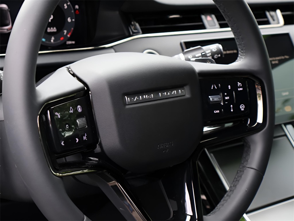 2024 Land Rover Range Rover Evoque Dynamic SE photo 18