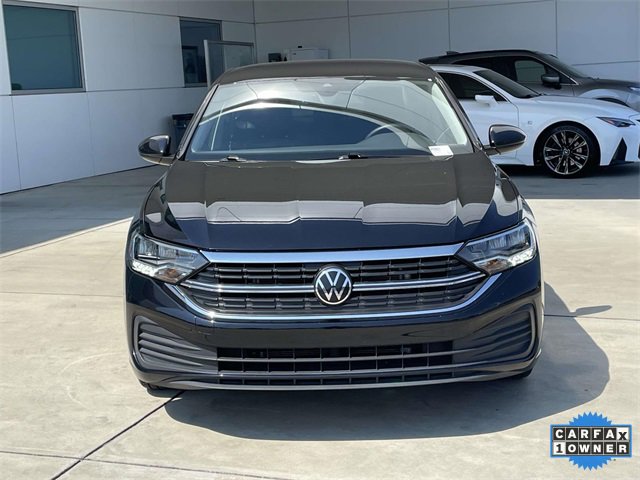 2024 Volkswagen Jetta SE photo 3