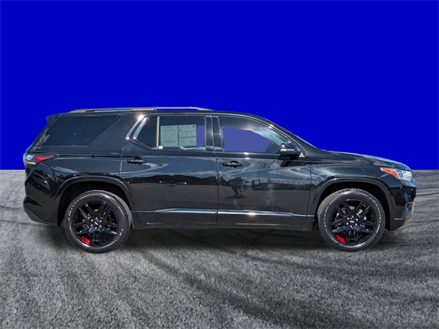 2021 Chevrolet Traverse Premier photo 3