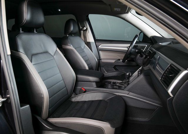 2021 Volkswagen Atlas V6 SEL Premium R-Line photo 2