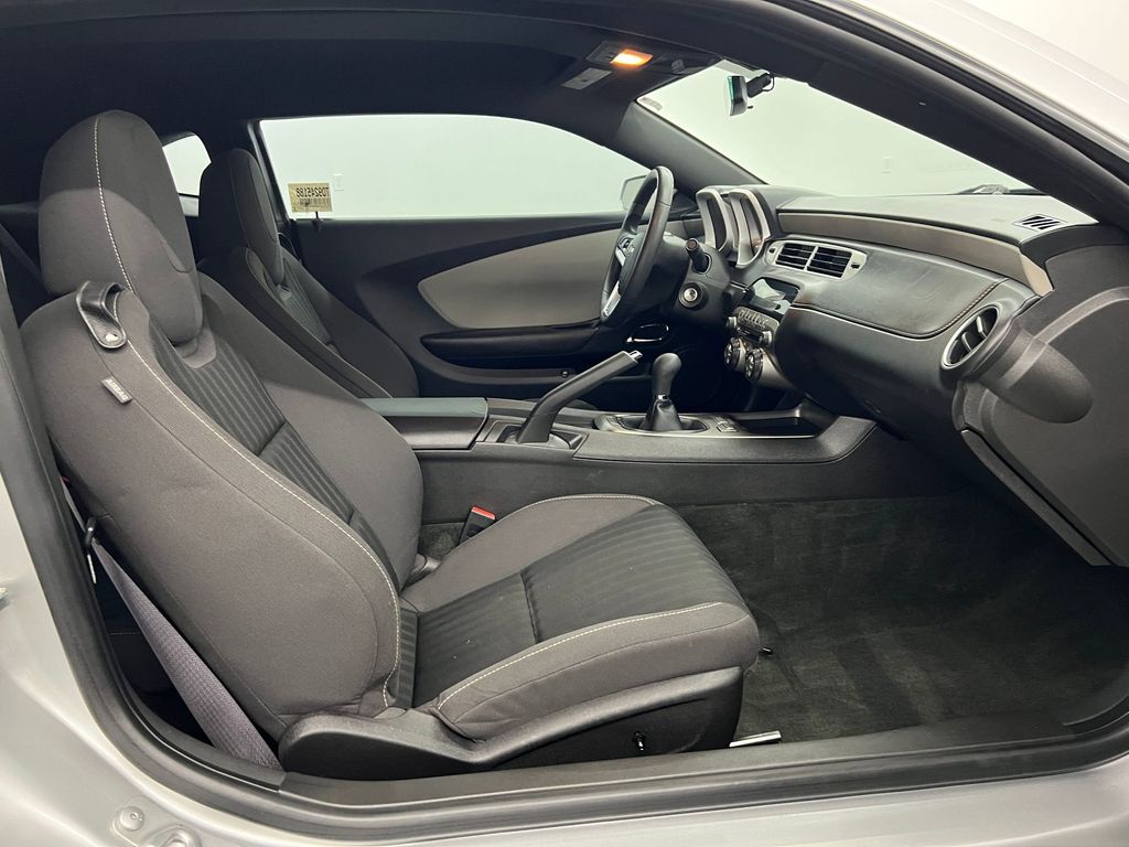 2013 Chevrolet Camaro 1LS photo 22