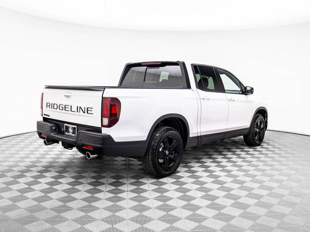 2025 Honda Ridgeline Black Edition photo 4
