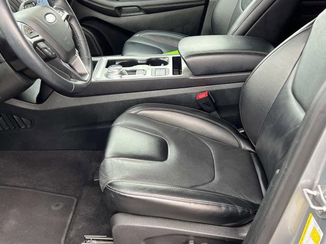 2022 Ford Edge Titanium photo 16