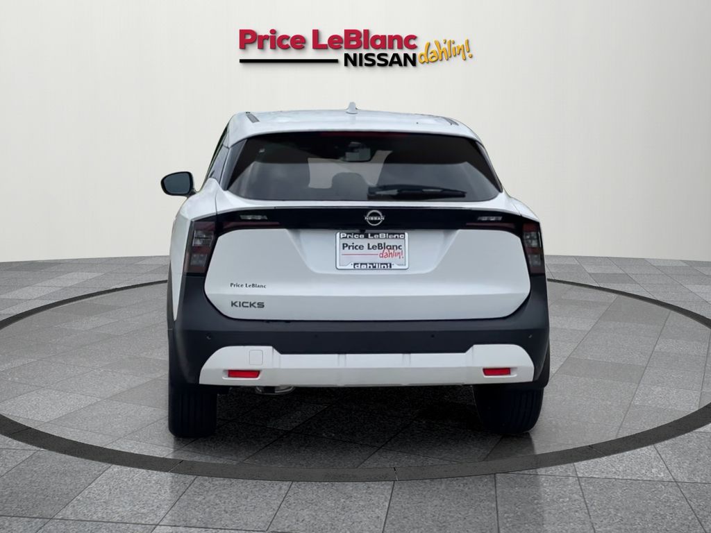 2025 Nissan Kicks SV photo 3