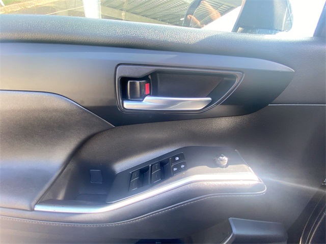 2023 Toyota Highlander XLE photo 4