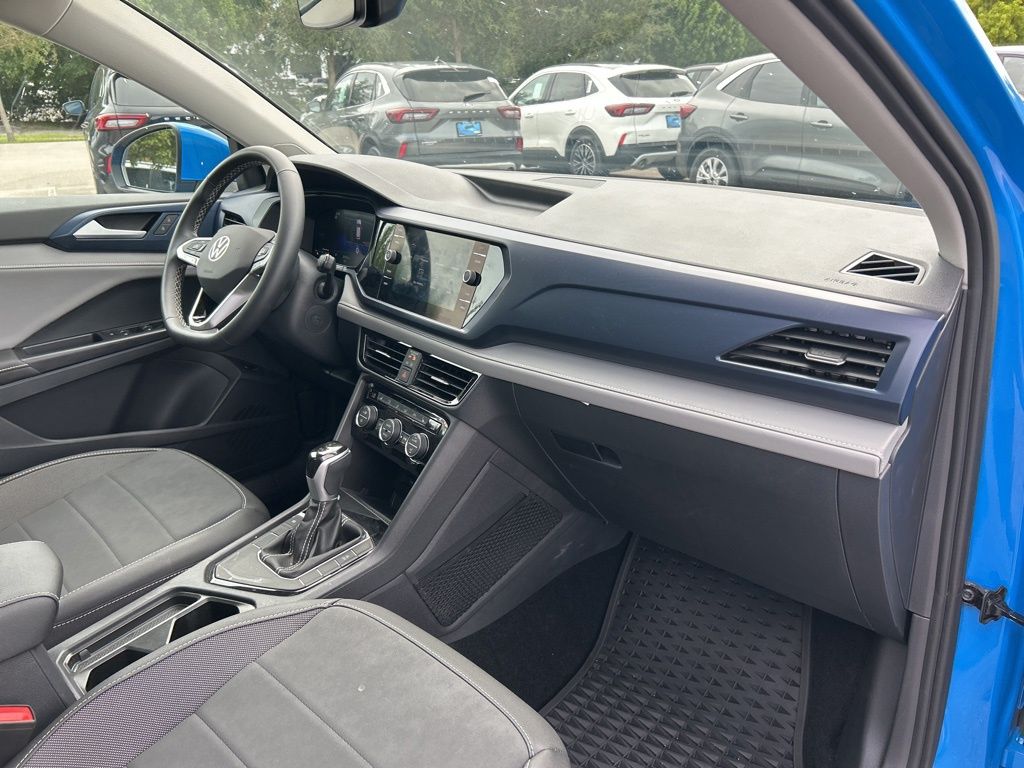 2024 Volkswagen Taos SE photo 38