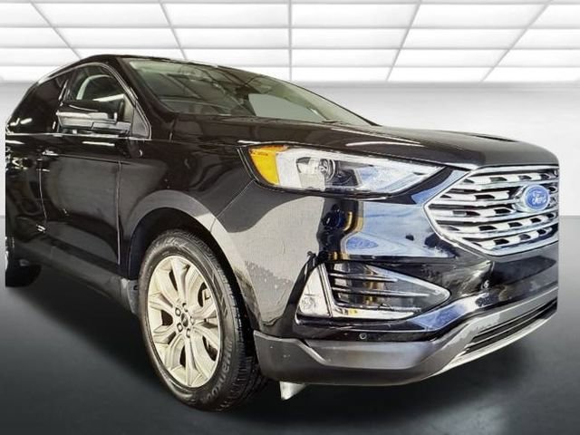 2024 Ford Edge Titanium's photo