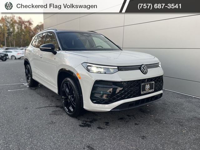 2026 Volkswagen Tiguan SE R-LINE BLACK's photo