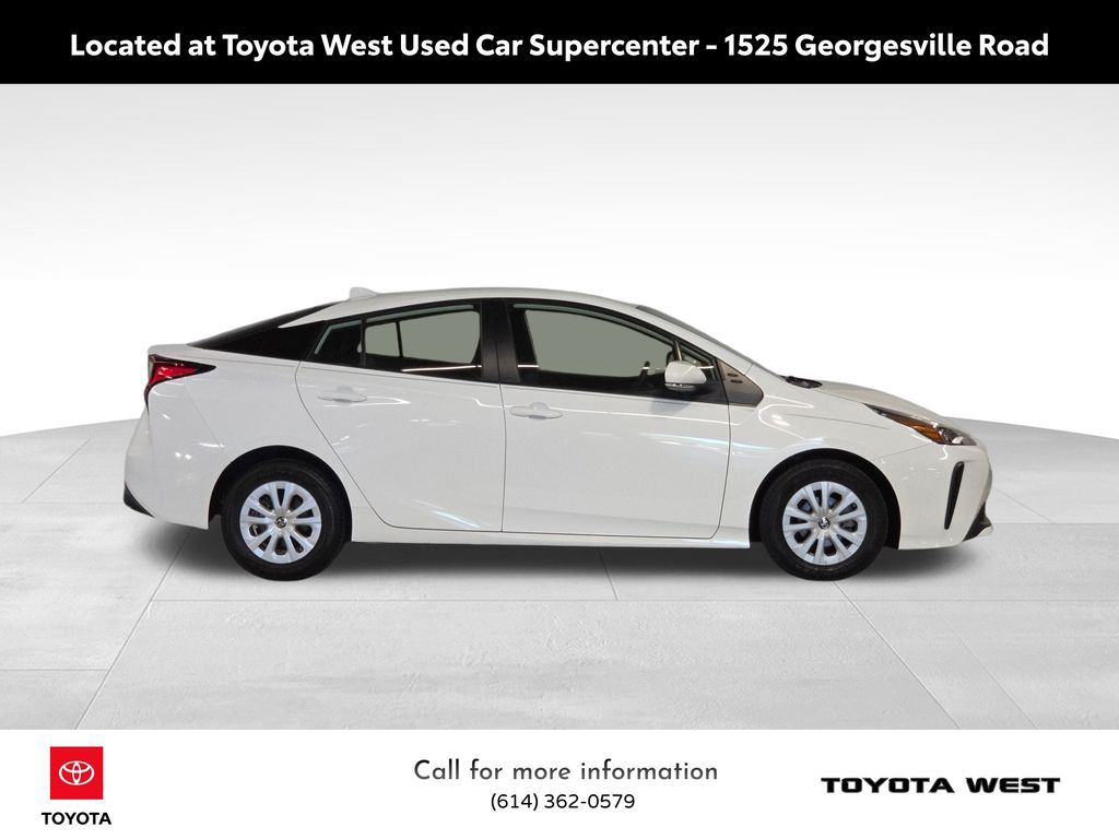 2019 Toyota Prius L photo 4