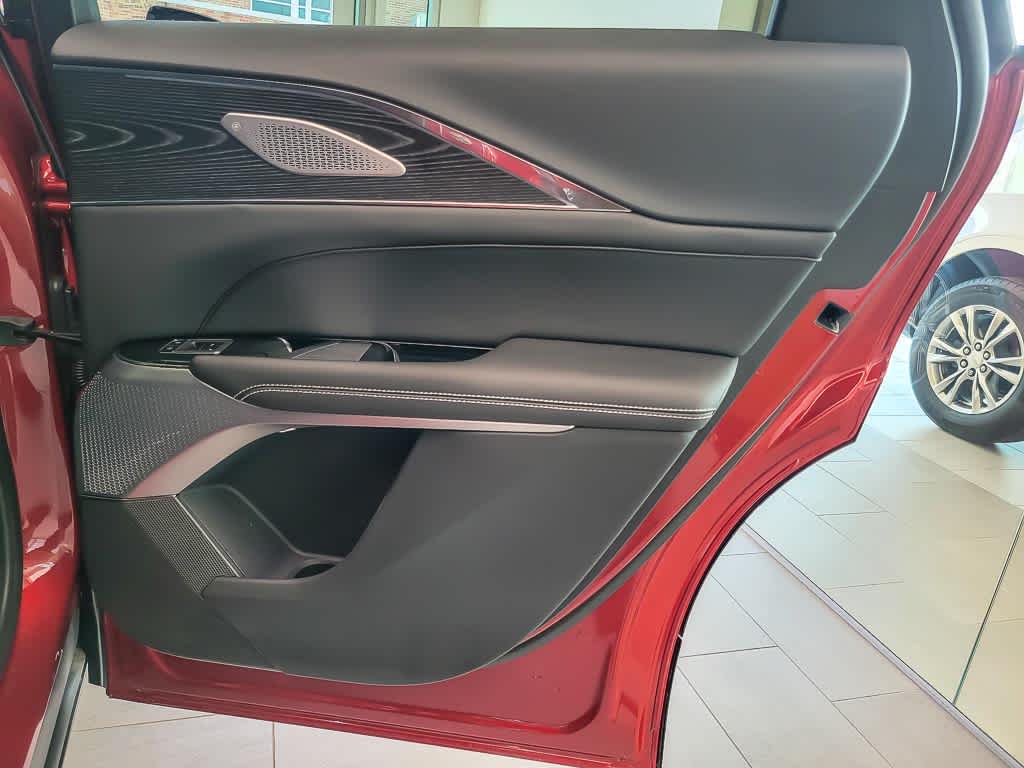 2024 Cadillac Lyriq Luxury photo 18
