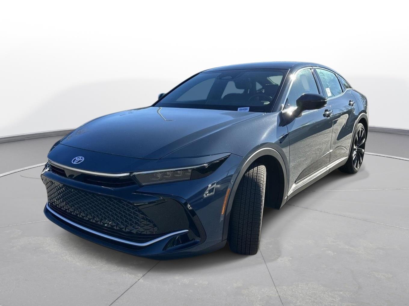 2025 Toyota Crown Platinum photo 2