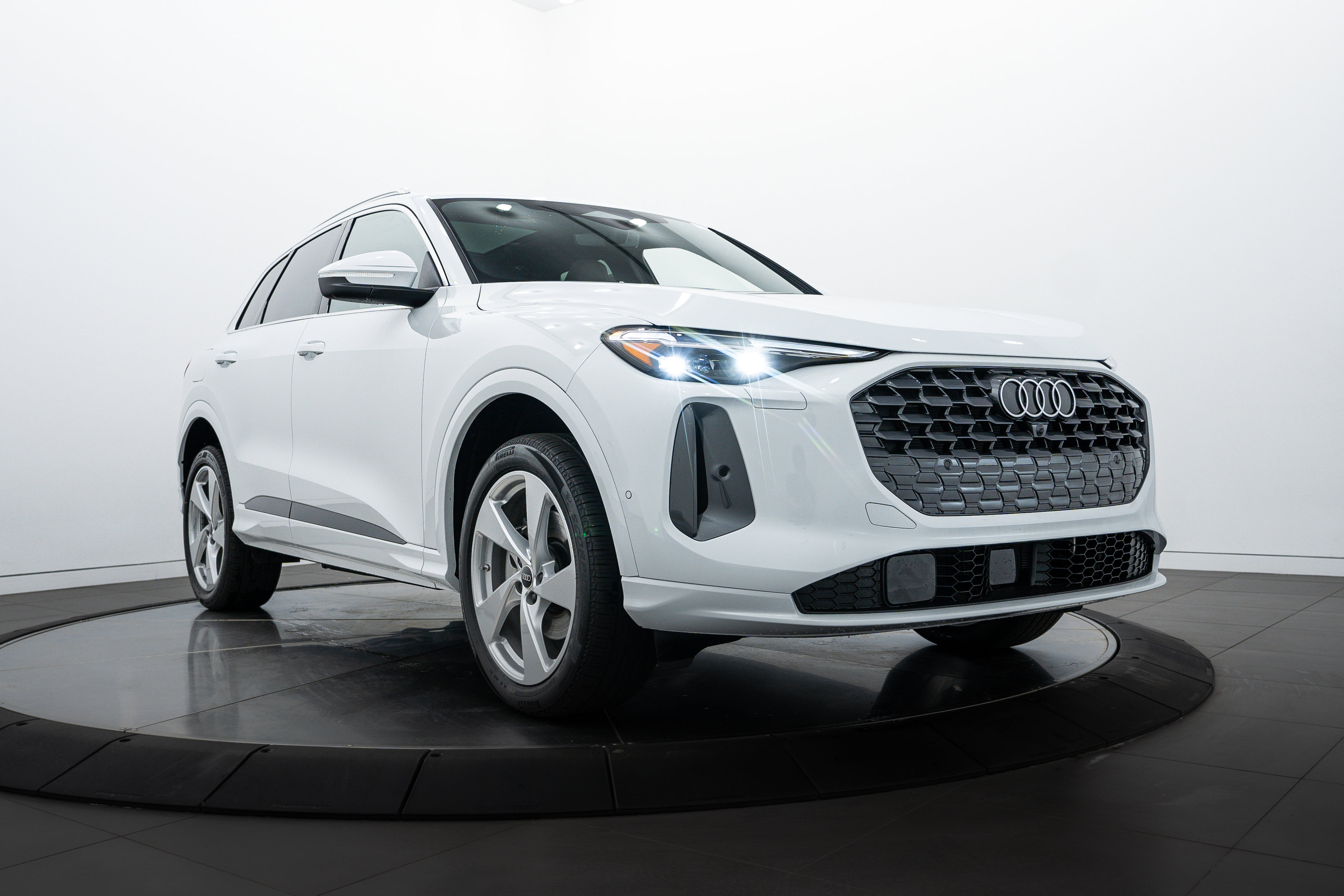 New 2025 Glacier White Audi Premium Plus image 1