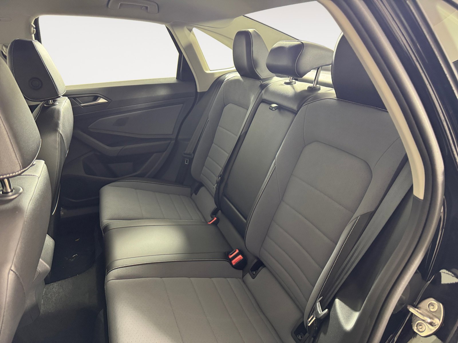 2025 Volkswagen Jetta SE photo 11