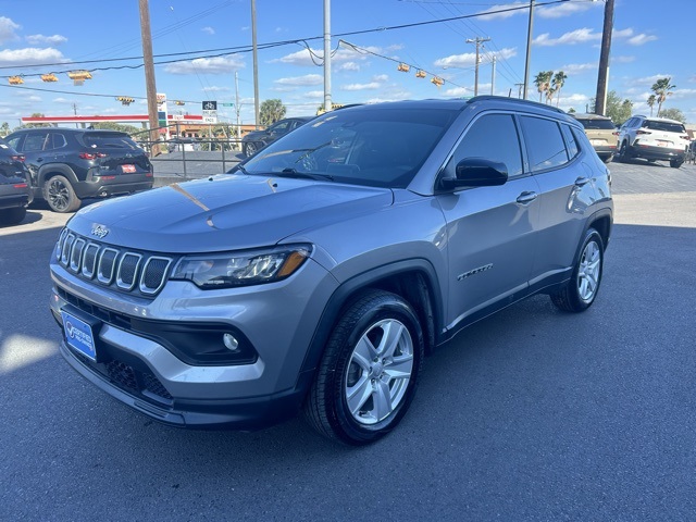 2022 Jeep Compass Latitude photo 2