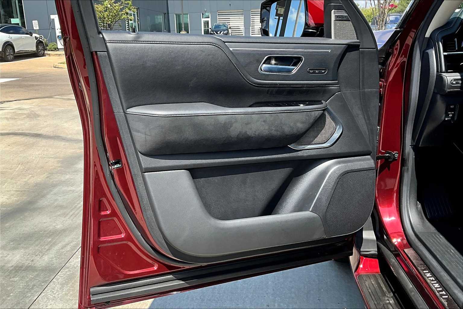2025 Infiniti QX80 Sensory photo 19