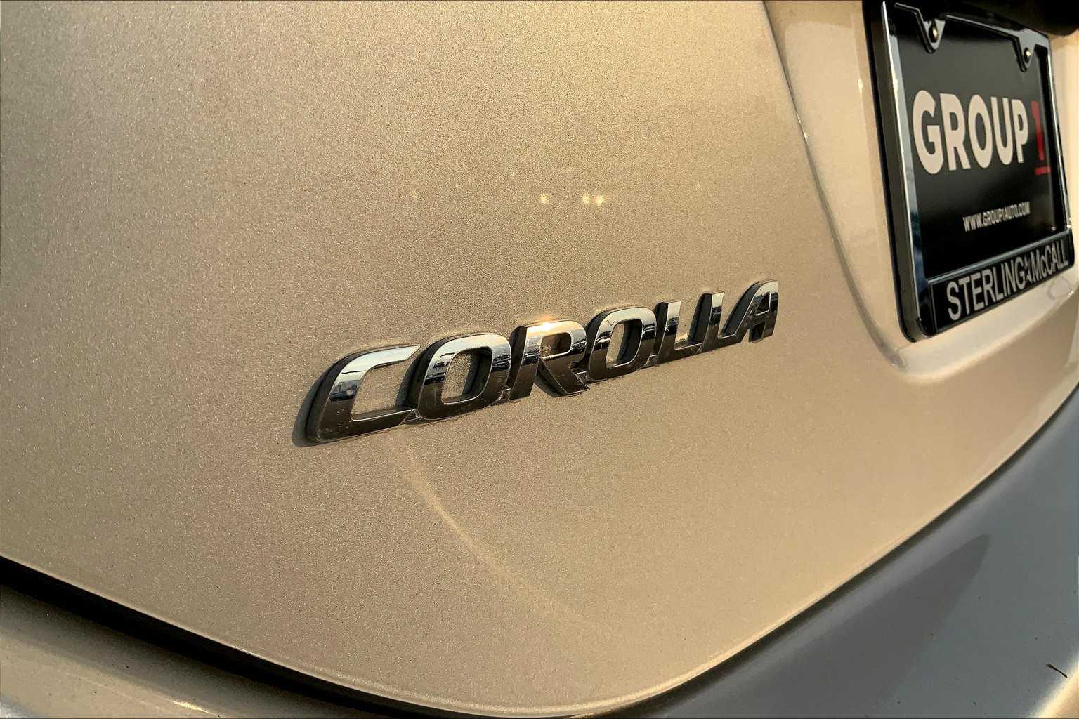 2019 Toyota Corolla LE photo 28