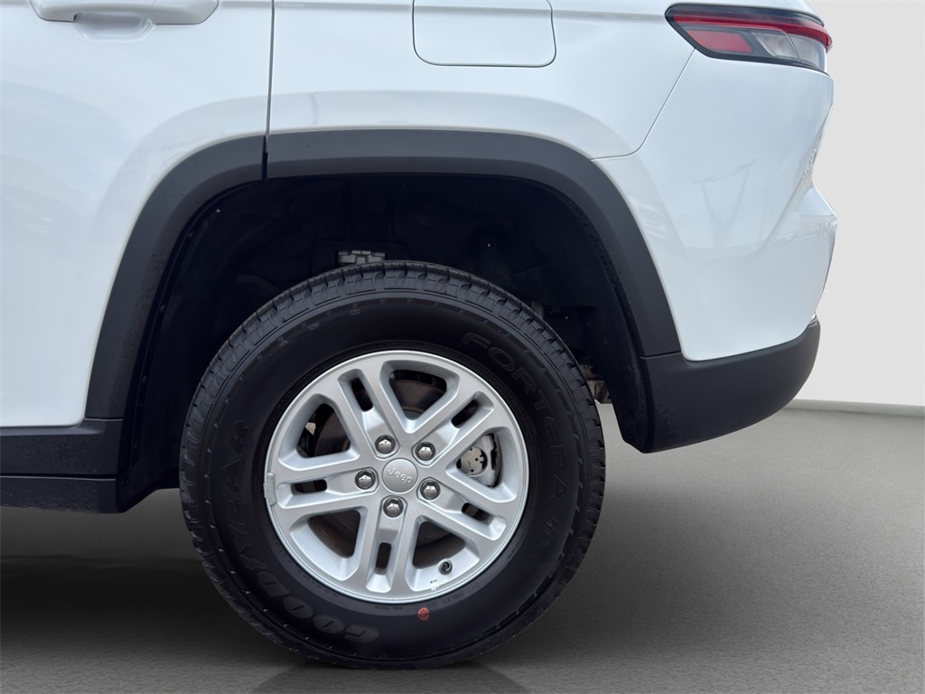 2025 Jeep Grand Cherokee Laredo photo 21